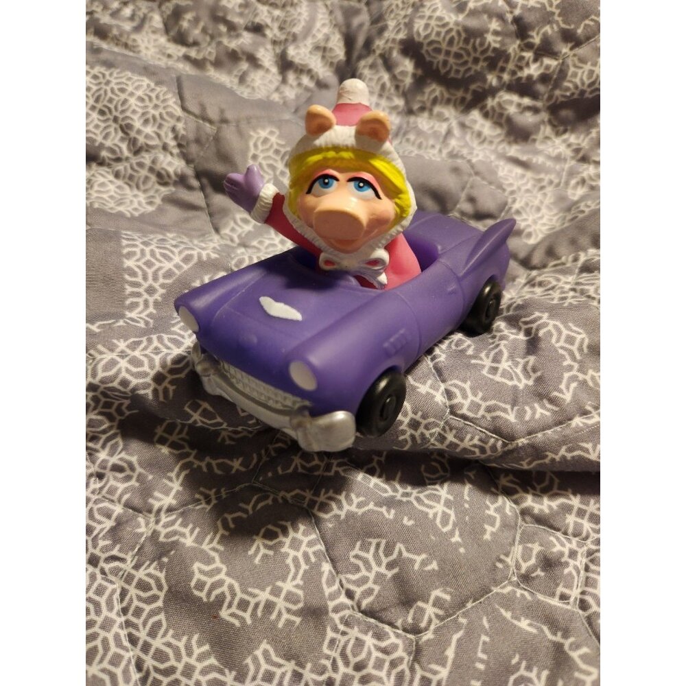 Miss Piggy 1993 Muppet Parade of Stars Finger Puppet Car